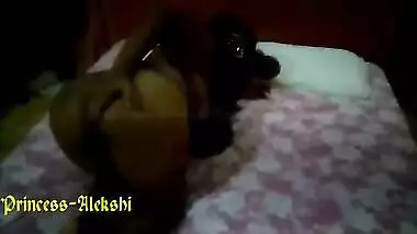 Desi aunty showing her big ass