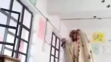 School Peon Fuck Teacher Bhabi in Classroom