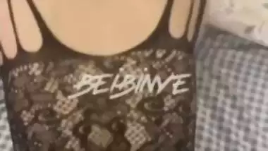 小少妇来家里吃饭，说要奖励我一下。这美胸，大屁股。真舒服。❤️