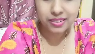 Rupa cleavage showing live show