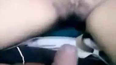 A Punjabi lady gets fuck outdoor on the farm