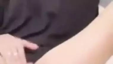 Arabian Women From London Rubbing Her Cunt...