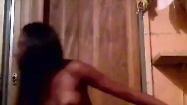 Amature indian home movie of her fingering