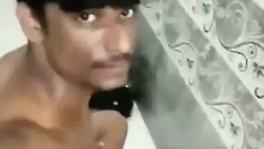 Young guy fucks his GF’s tight pussy in Tamil sex video