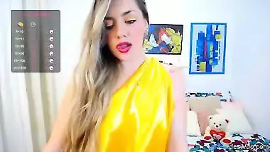 Beauty in Saree Pressing her boobs