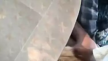 Desi aunty romance on car