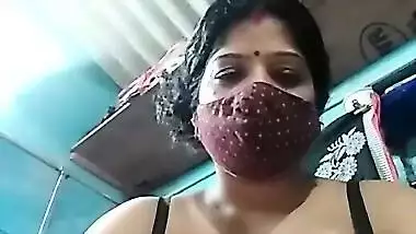 Funwith_love Showing Huge Boobs & Glimpse of Pussy on Live