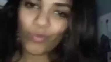 Pantyless Desi dancer can easily become a porn actress if she wants to