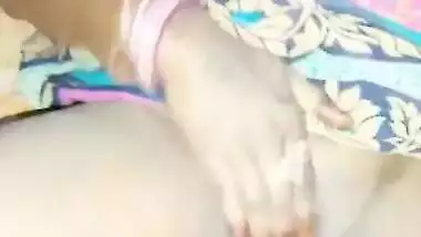 Dehati housewife fingering pussy in front of her pervert husband