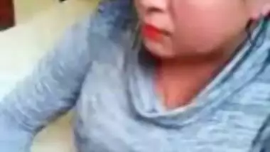 Aunty Caught By Custom Officers for hiding Gold in Vagina