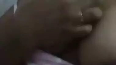 Alone Indian housewife demonstrates saggy boobs in this porn video