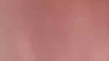 Mom cleaning bathroom in naked caught by son