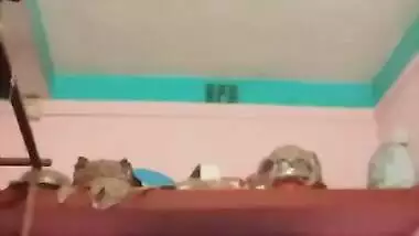 Sexy Desi Boudi Showing Her Big Boobs and Pussy