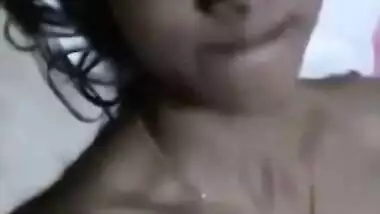 Desi Girl girl showing her cute boobs