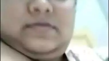 Vashi aunty showing nipple